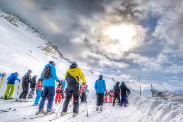 Skishuttle für komfortablen Gruppentransfer